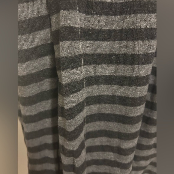 Banana Republic Heritage Pima Cotton Blend Sweater- size large EUC - Picture 2 of 9